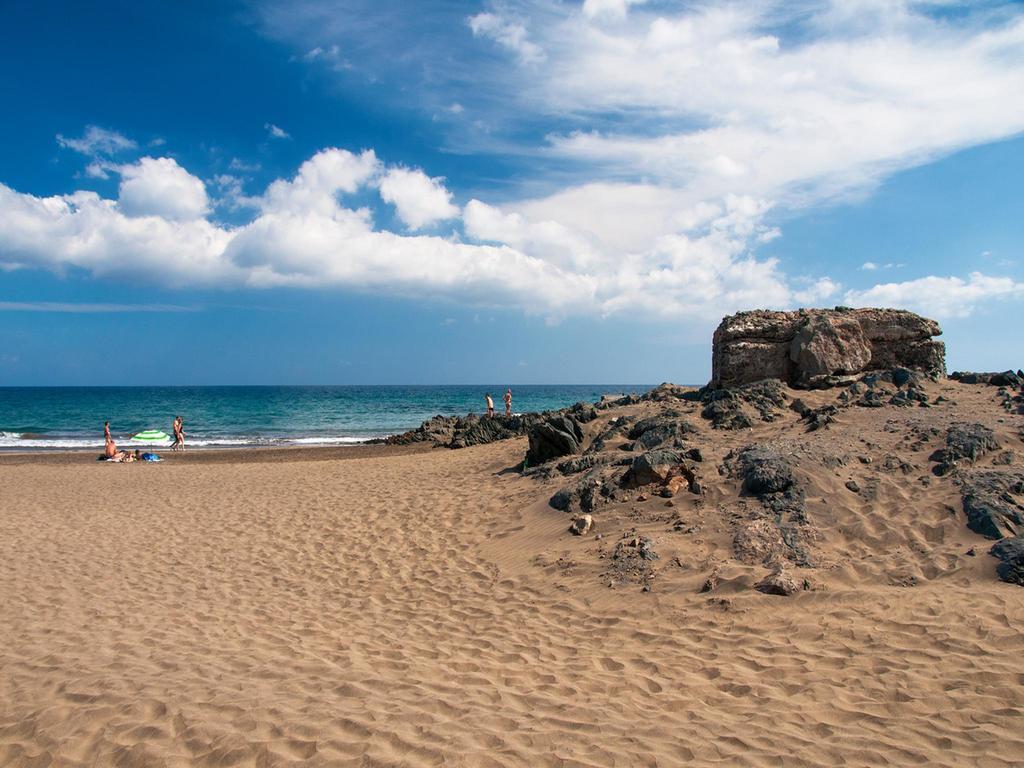 Beach House Adelfas San Agustin Mci Екстериор снимка